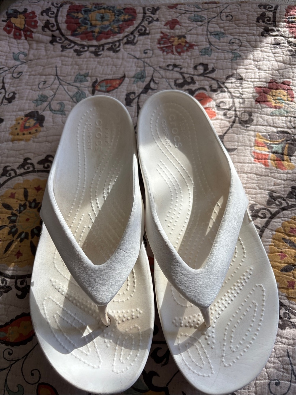 Crocs Iconic Comfort Kadee II White Thong Flip Flop Sandals Size 9 - Picture 9 of 13